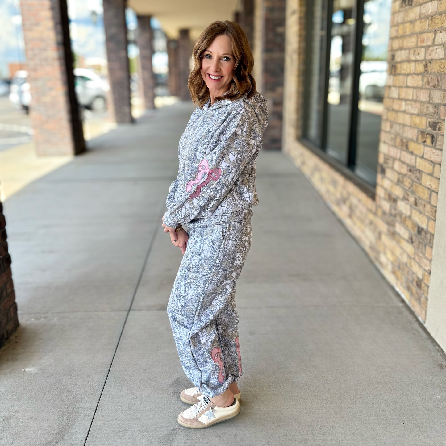 Simply Southern Alice Camo Sweatpant -Pink Bow