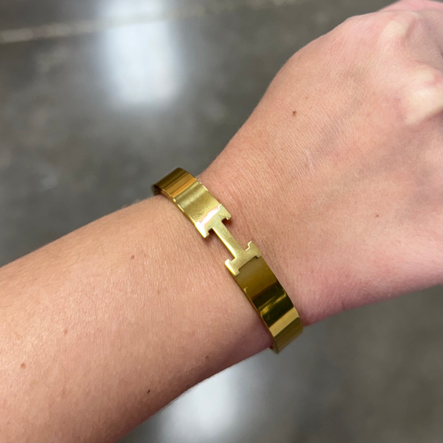 Chunky Gold H Bracelet