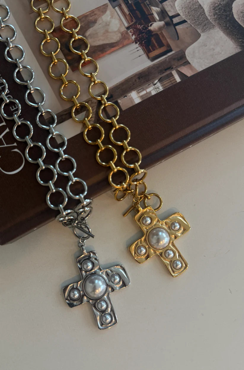 ChanSuttPearls Harper Cross Necklace: Silver