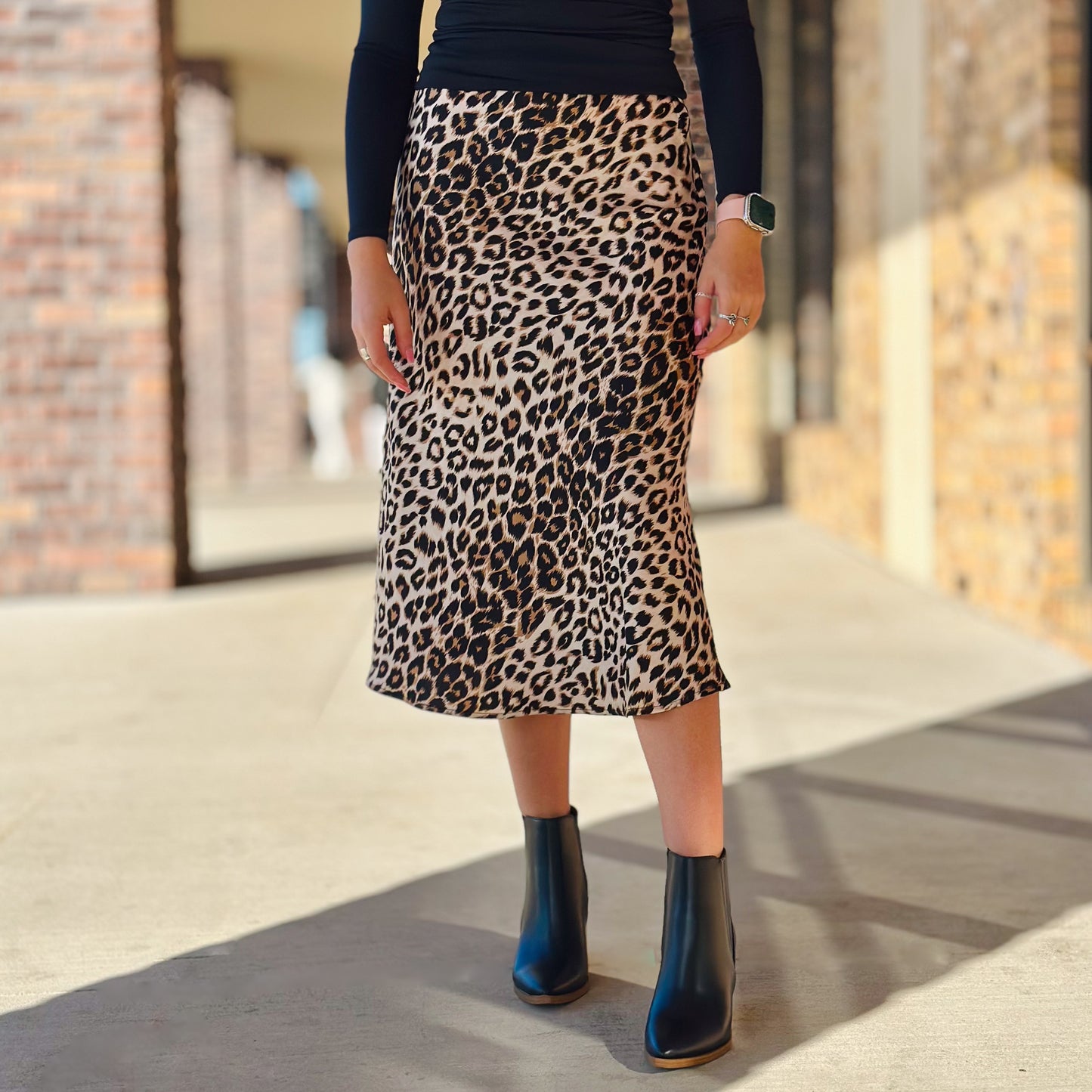 Chic Leopard Skirt