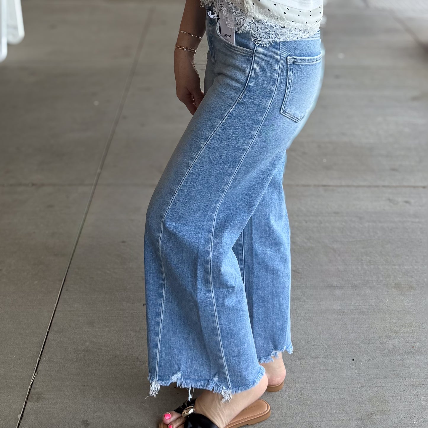 Vervet High Rise Distressed Jean
