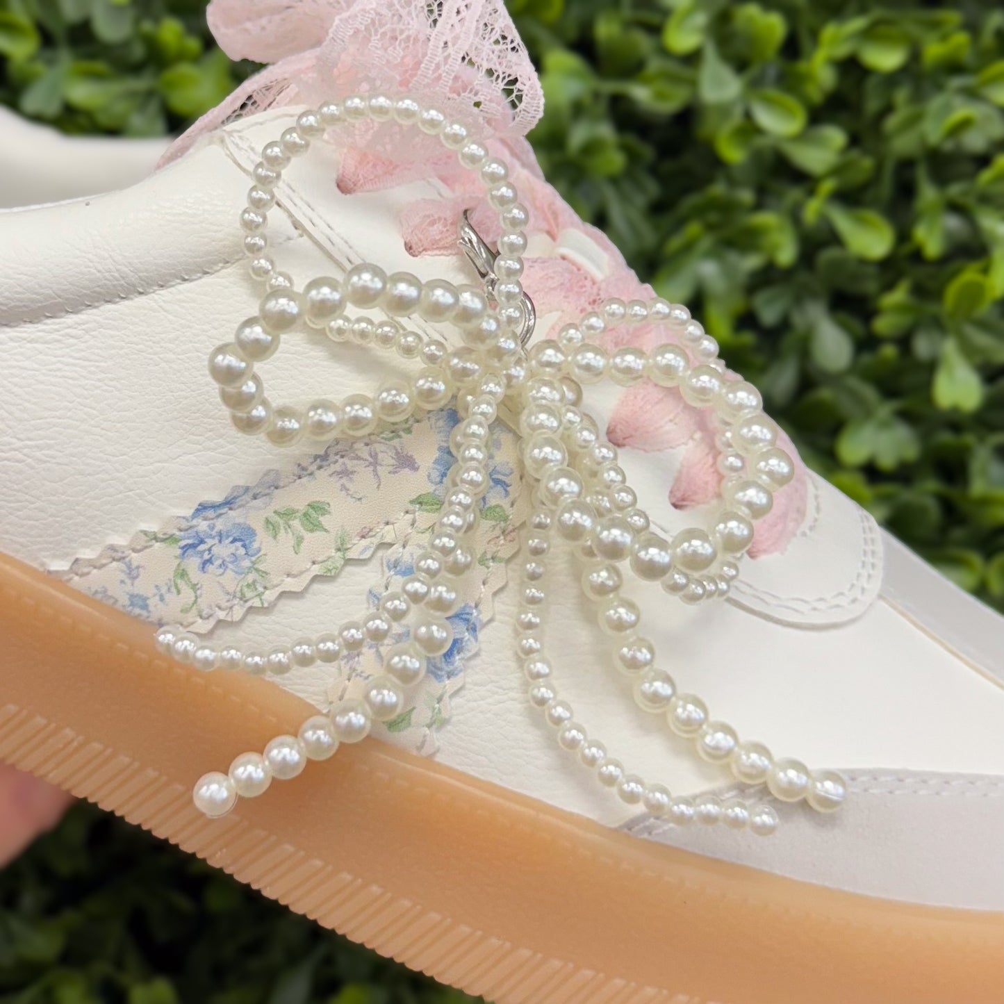Pearl Bow Shoe Charm
