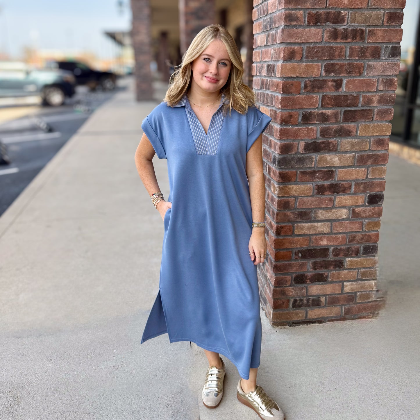 Chic & Comfy Scuba Midi Dress: Blue