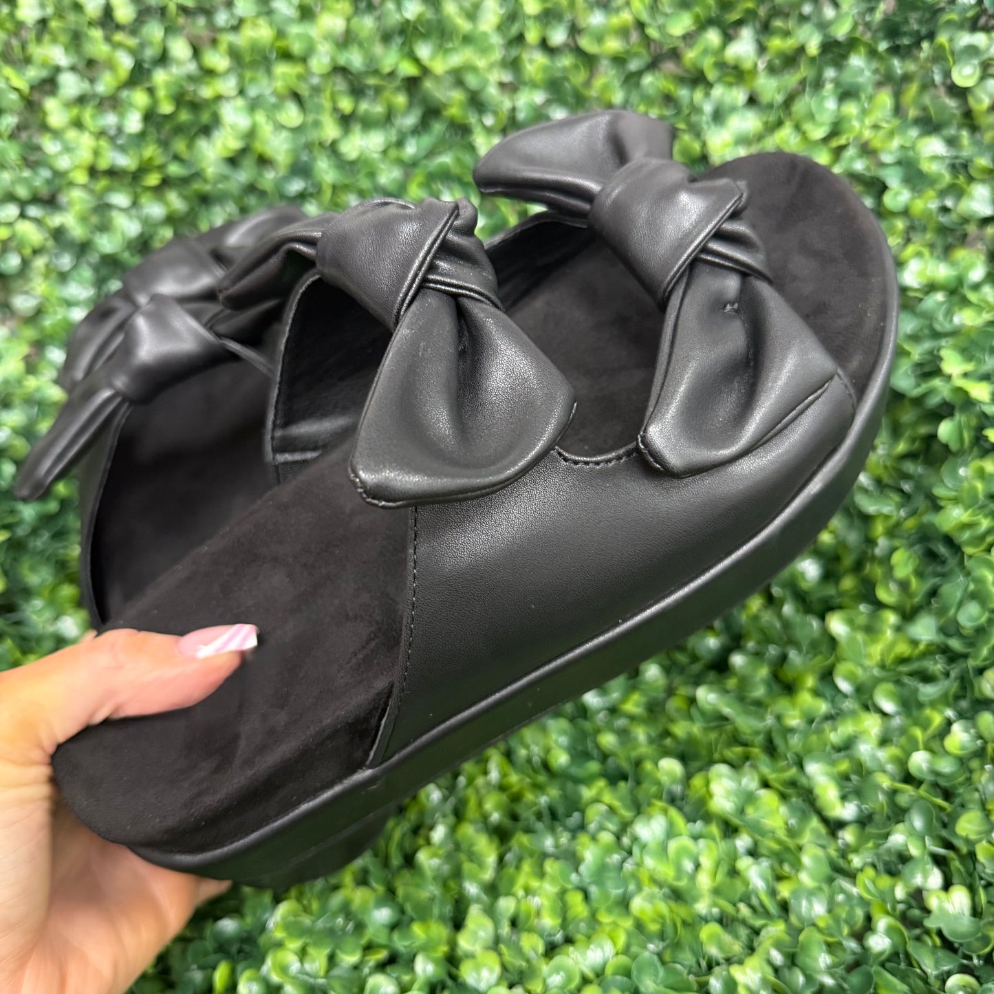 Bows For Days Slide: Black