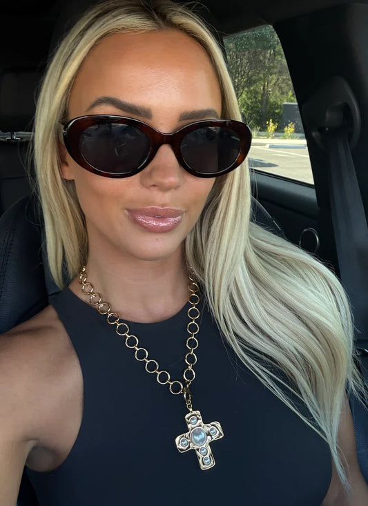 ChanSuttPearls Harper Cross Necklace: Silver