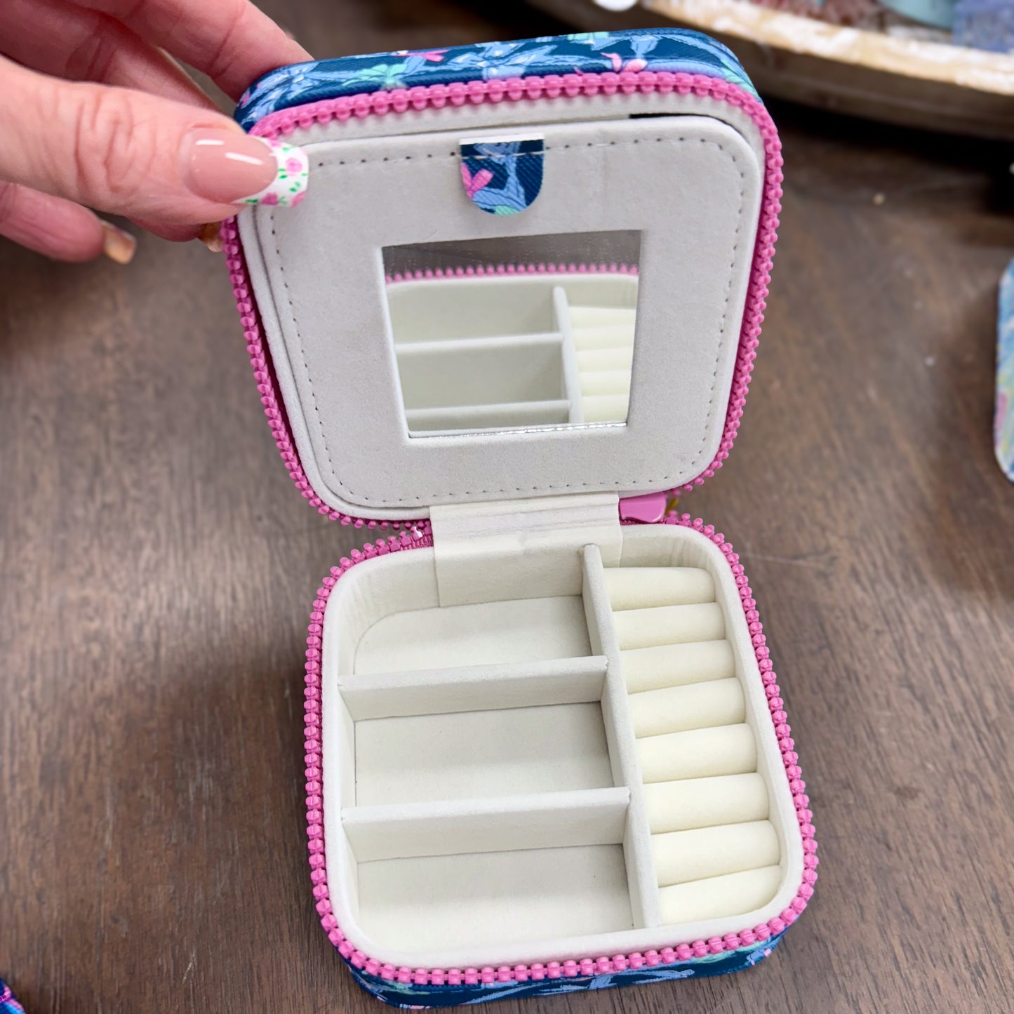 Simply Southern Bow Jewelry Case