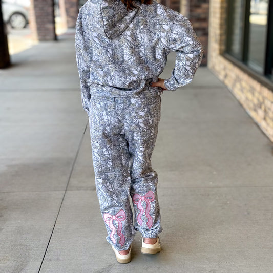 Simply Southern Alice Camo Sweatpant -Pink Bow