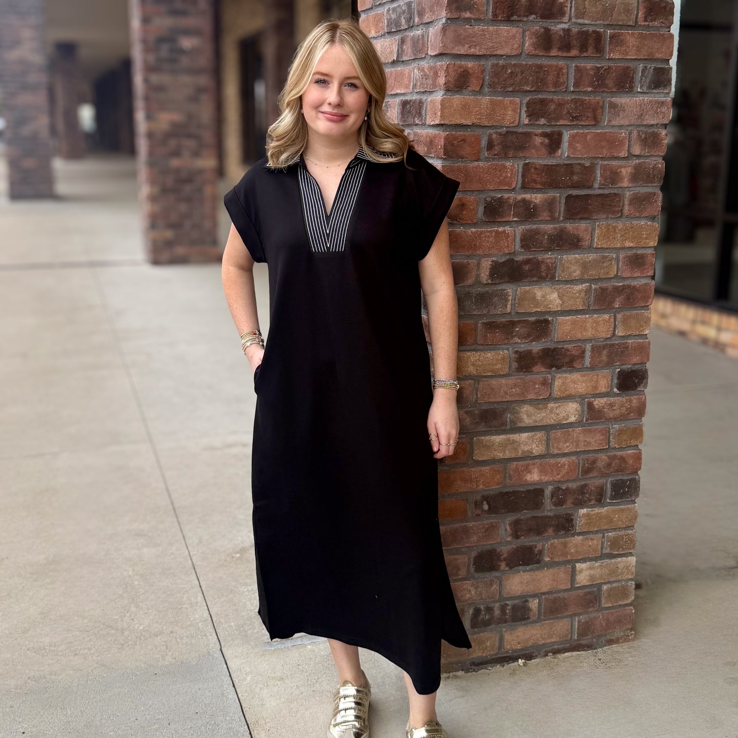 Chic & Comfy Midi Scuba Dress: Black