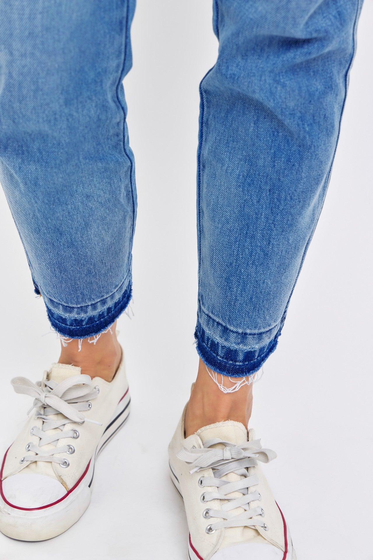 Judy Blue Mid Rise Boyfriend Jean